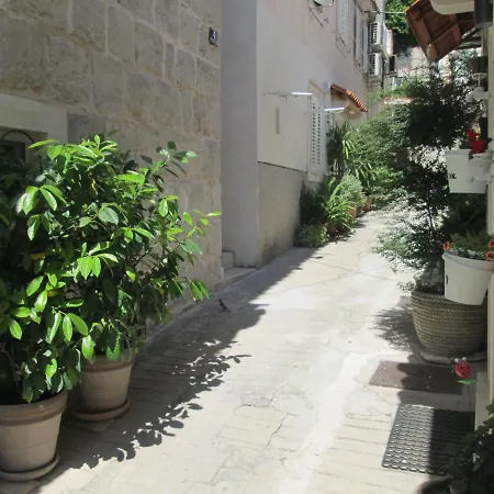 Pensionat Rm Antonio On Dumanica St - En-suite Rm 5 Min To The Old Town Of Split