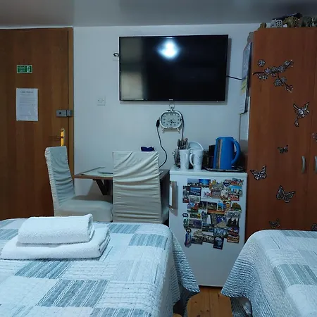 Rm Antonio On Dumanica St - En-suite Rm 5 Min To The Old Town Of Pensionat 3*