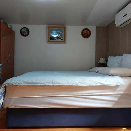 Rm Antonio On Dumanica St - En-suite Rm 5 Min To The Old Town Of 3* Split