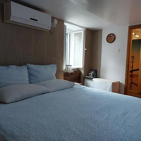 Pensionat Rm Antonio On Dumanica St - En-suite Rm 5 Min To The Old Town Of