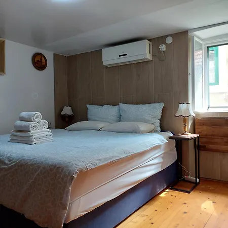Rm Antonio On Dumanica St - En-suite Rm 5 Min To The Old Town Of 3* Split